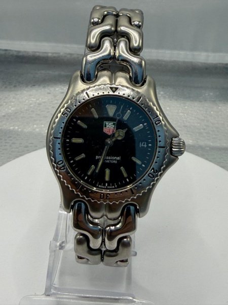 TAG Heuer S/el (Sports Elegance) Professional 200M